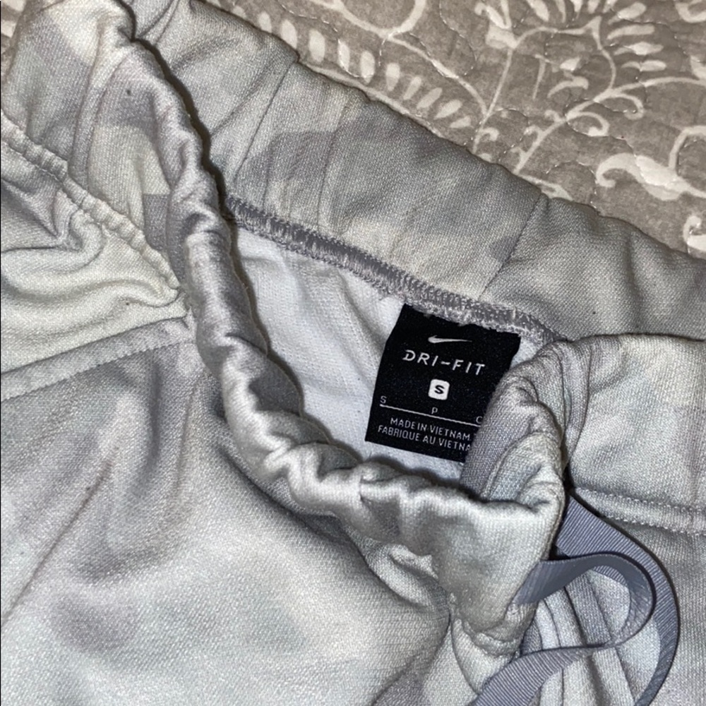 Nike Camo 7/8 Length Joggers